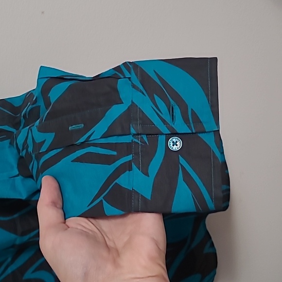 A/X Armani Exchange Graphic Shirt - Picture 6 of 11